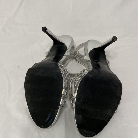 NIB Rampage silver heels - Picture 5 of 9